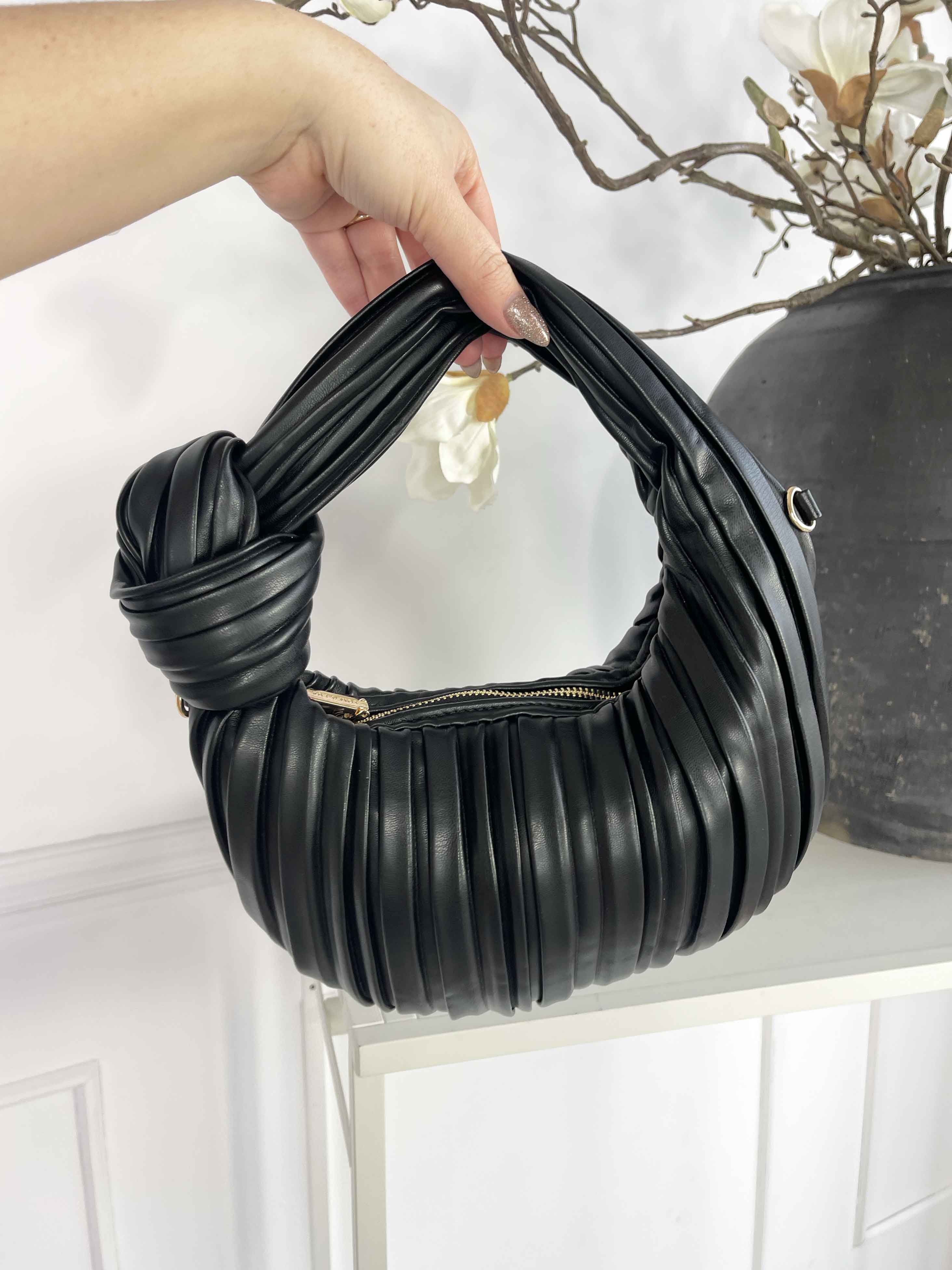 Holly - Lille håndtaske med knude og guldkæde